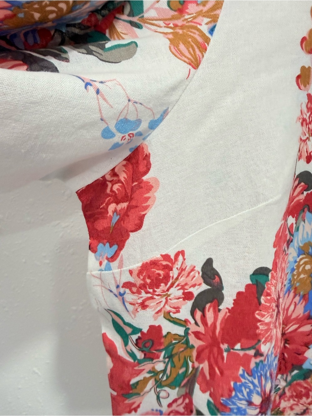 Cynthia Rowley 100% linen Button-Front Shirt Red, Blue & Green Floral Border 2X - Picture 8 of 11
